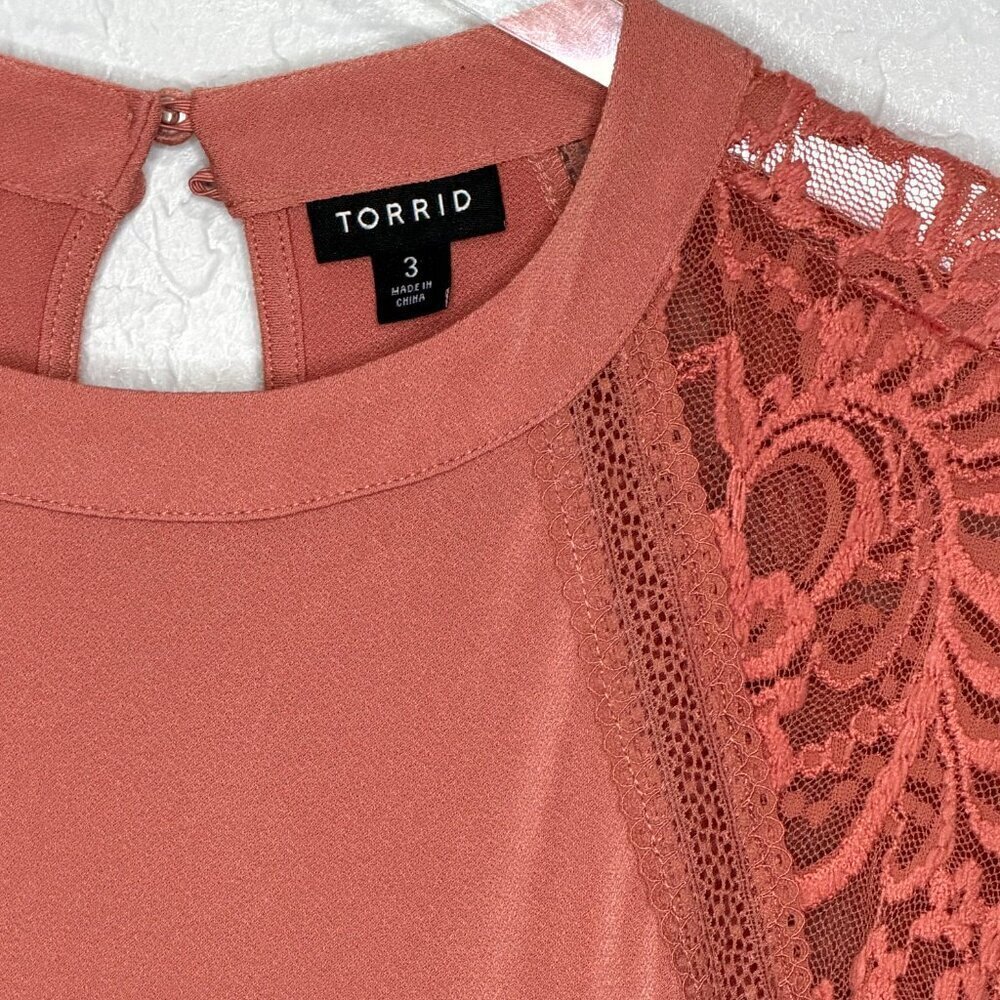 Torrid Dusty Coral Flutter Sleeve Lace Inset Top 3 3X 22/24 - Picture 7 of 11